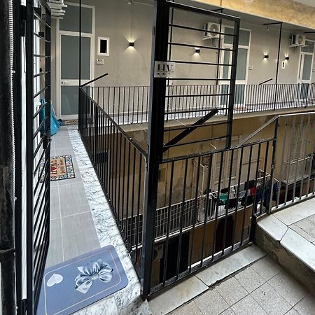 Valentino Caracciolo 105 Appartement Napels Buitenkant foto