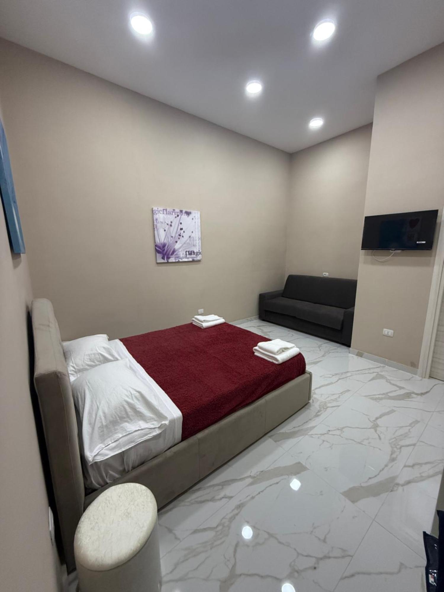 Valentino Caracciolo 105 Appartement Napels Buitenkant foto