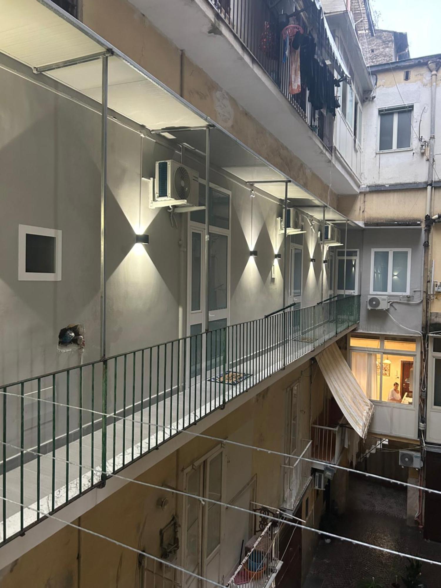 Valentino Caracciolo 105 Appartement Napels Buitenkant foto