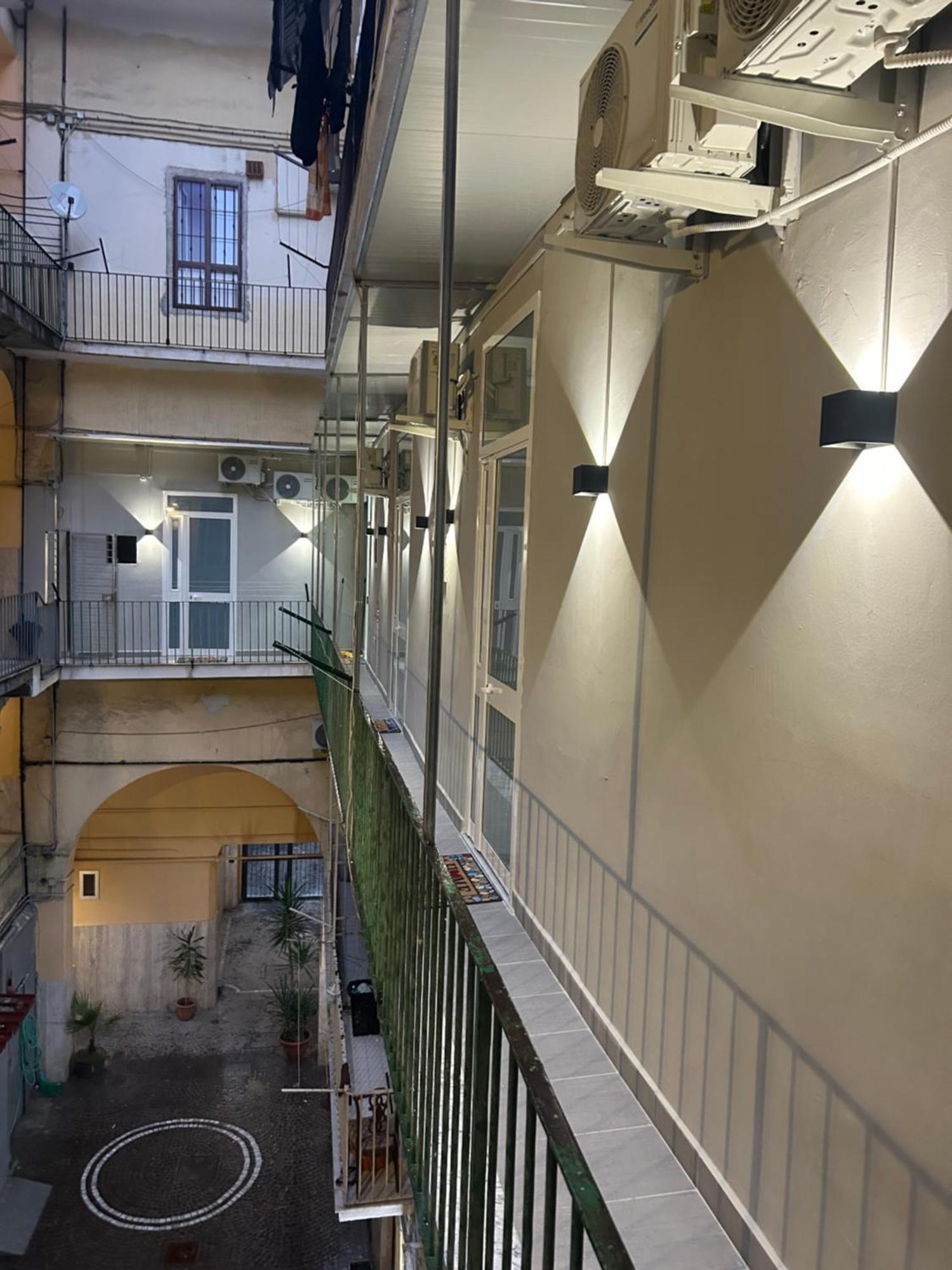 Valentino Caracciolo 105 Appartement Napels Buitenkant foto