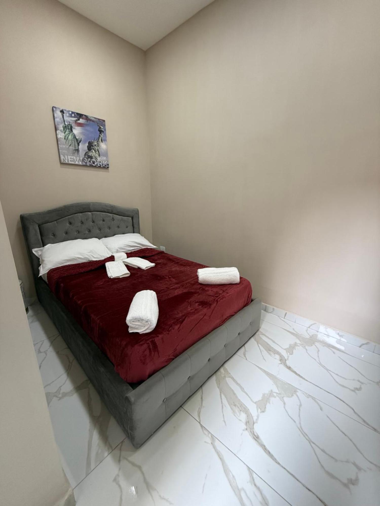 Valentino Caracciolo 105 Appartement Napels Buitenkant foto