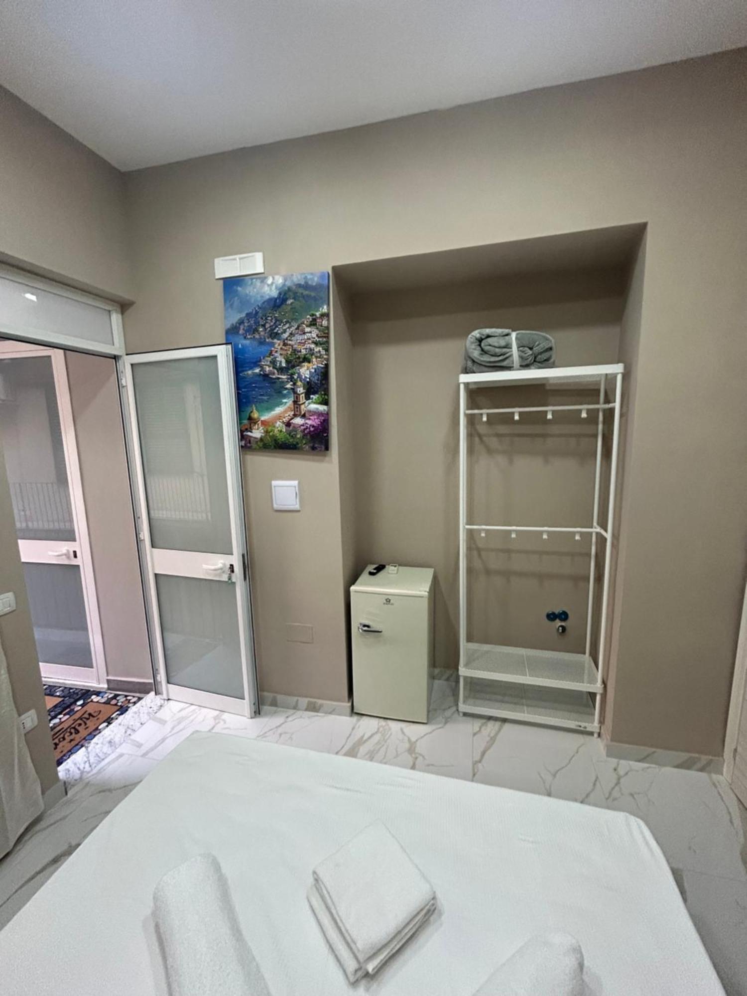 Valentino Caracciolo 105 Appartement Napels Buitenkant foto