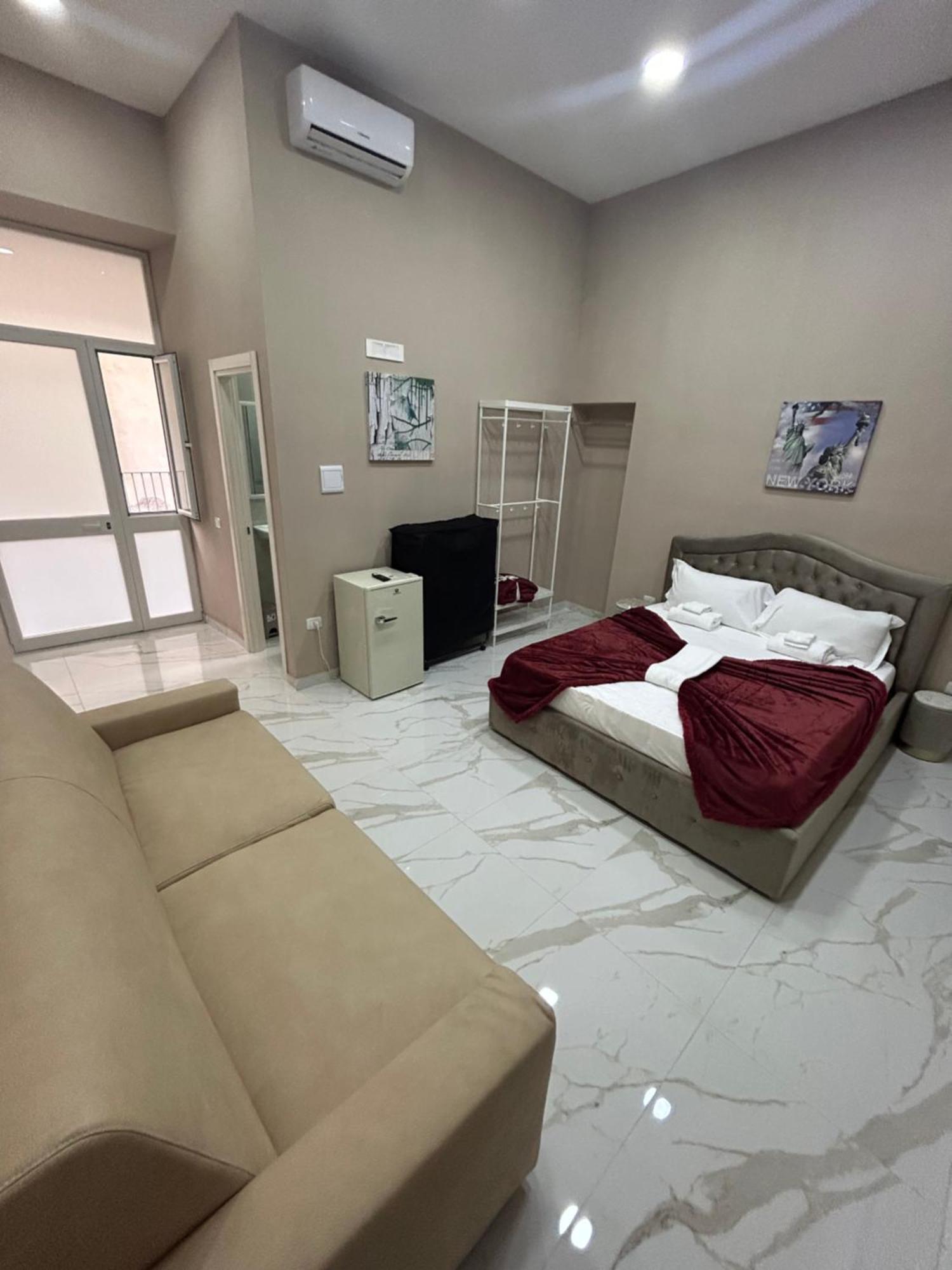 Valentino Caracciolo 105 Appartement Napels Buitenkant foto