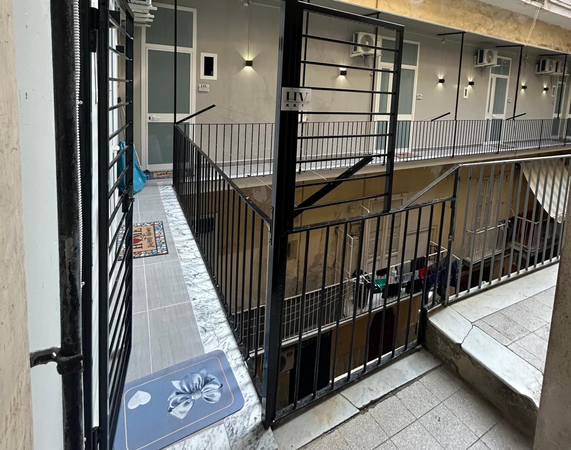 Valentino Caracciolo 105 Appartement Napels Buitenkant foto