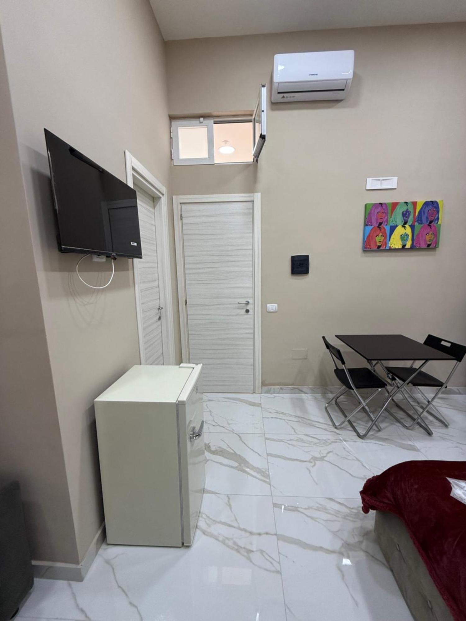 Valentino Caracciolo 105 Appartement Napels Buitenkant foto