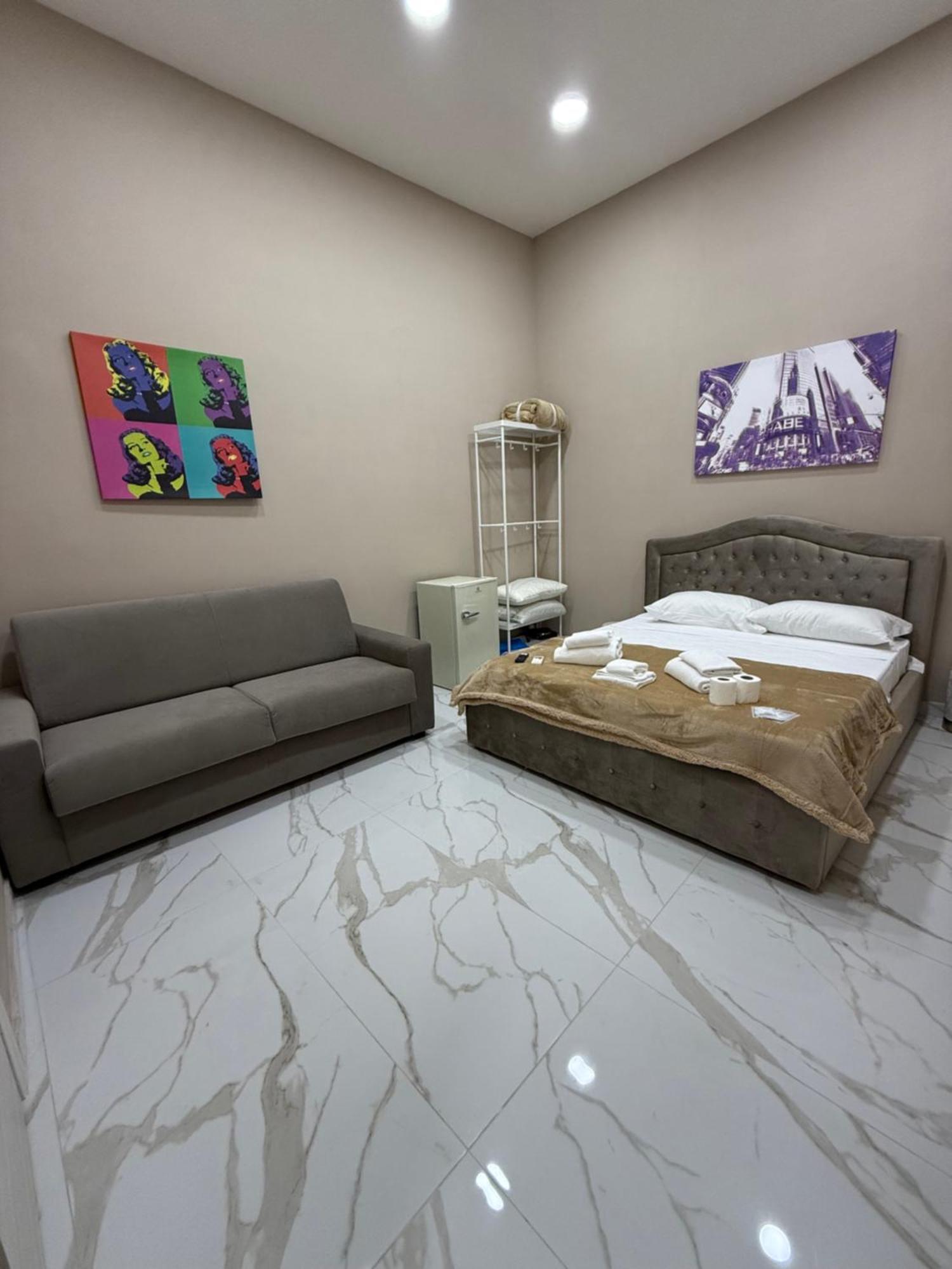 Valentino Caracciolo 105 Appartement Napels Buitenkant foto