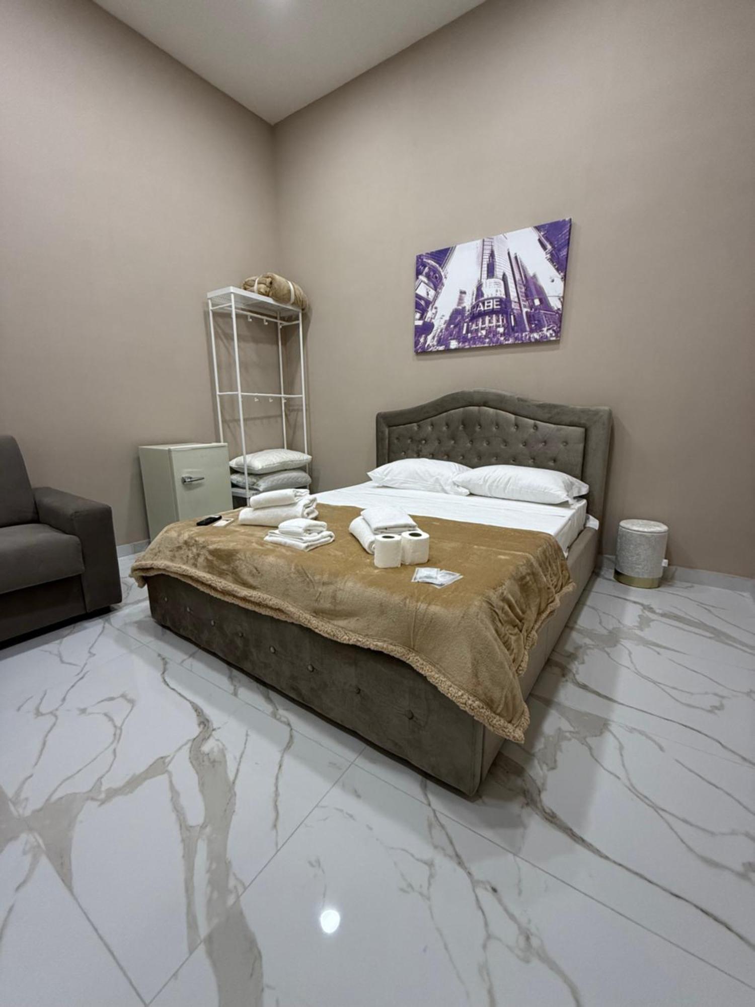 Valentino Caracciolo 105 Appartement Napels Buitenkant foto