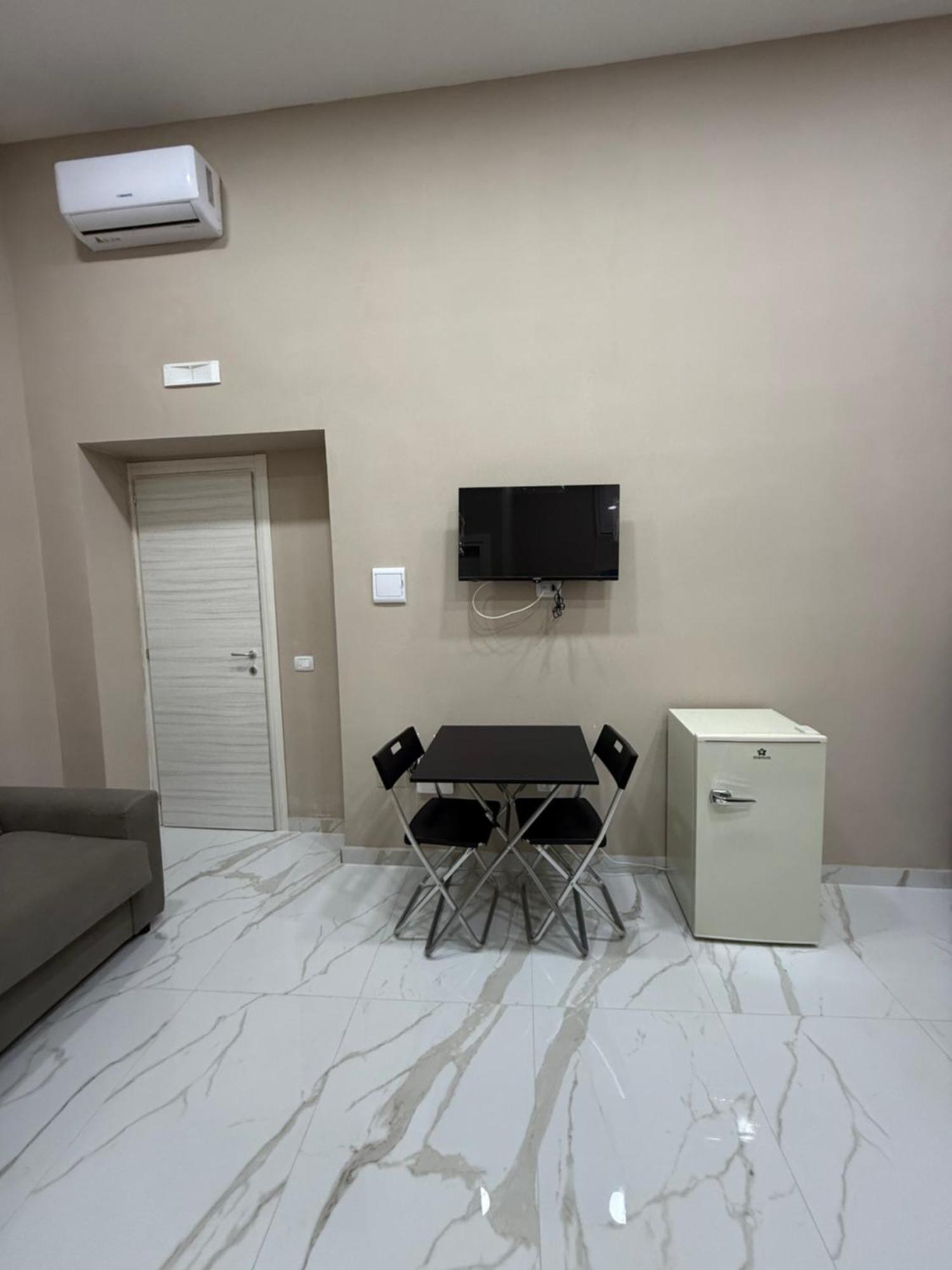 Valentino Caracciolo 105 Appartement Napels Buitenkant foto