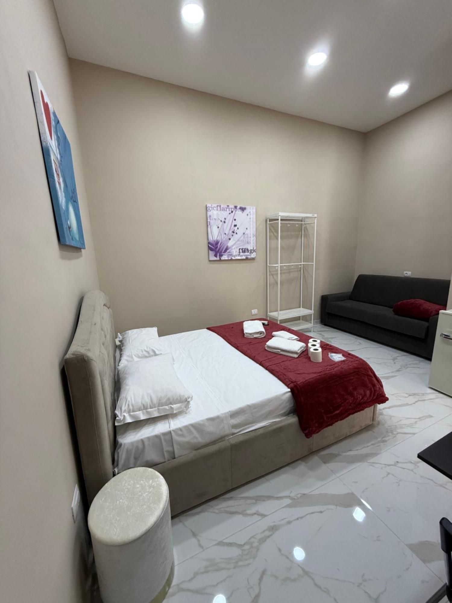 Valentino Caracciolo 105 Appartement Napels Buitenkant foto