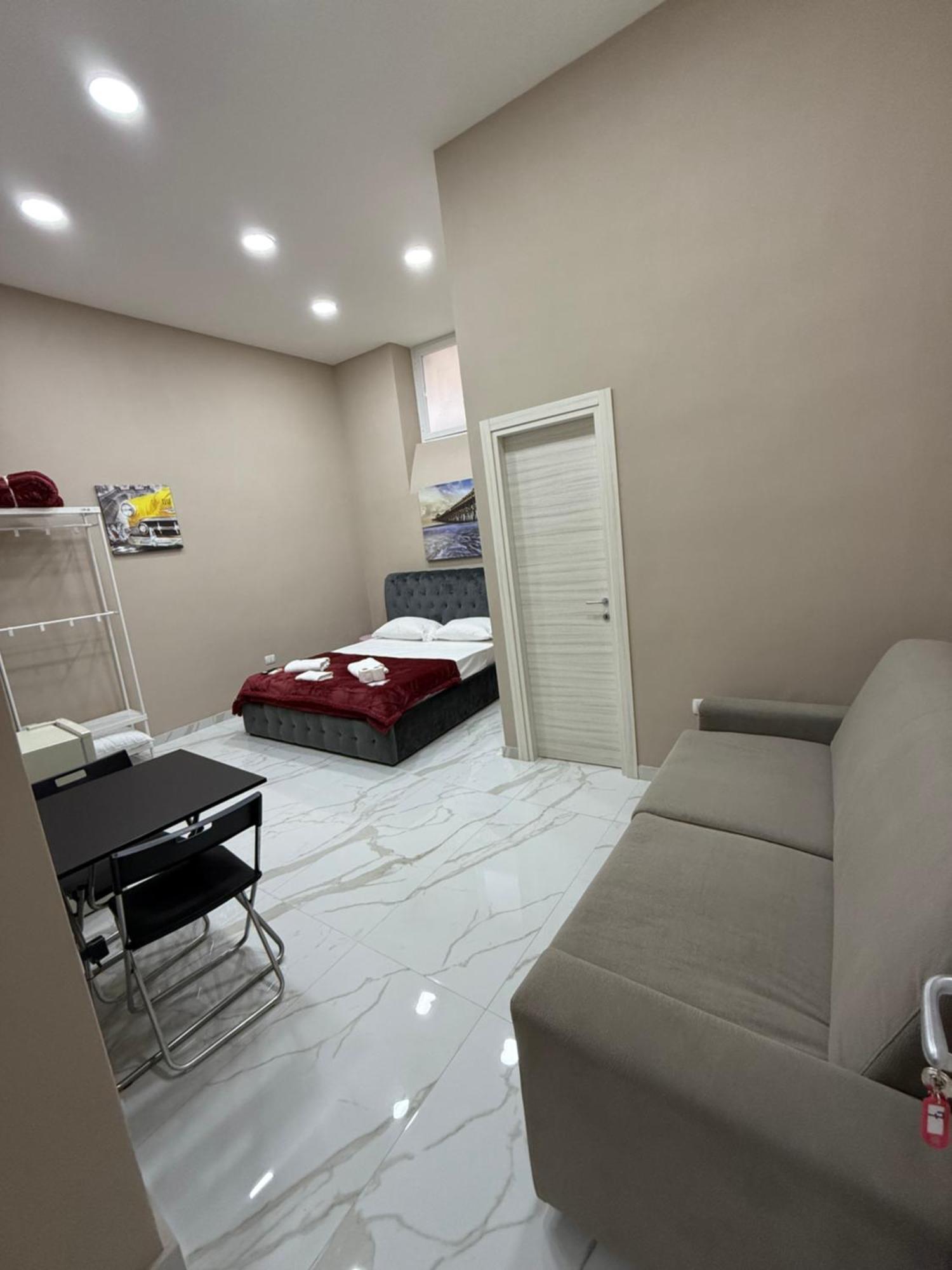 Valentino Caracciolo 105 Appartement Napels Buitenkant foto