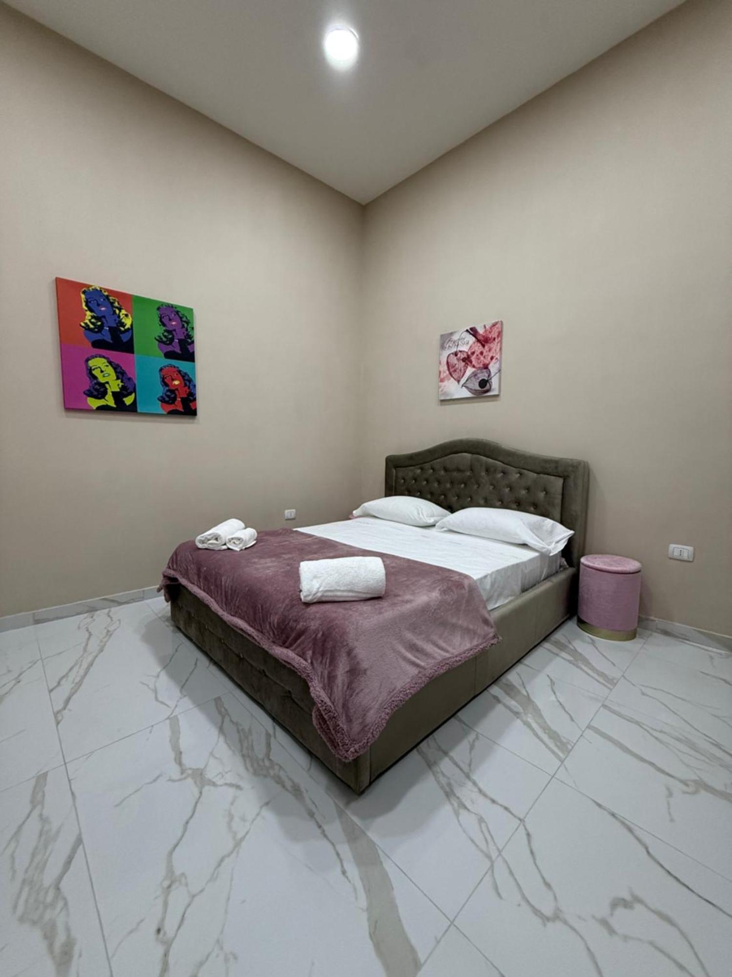 Valentino Caracciolo 105 Appartement Napels Buitenkant foto