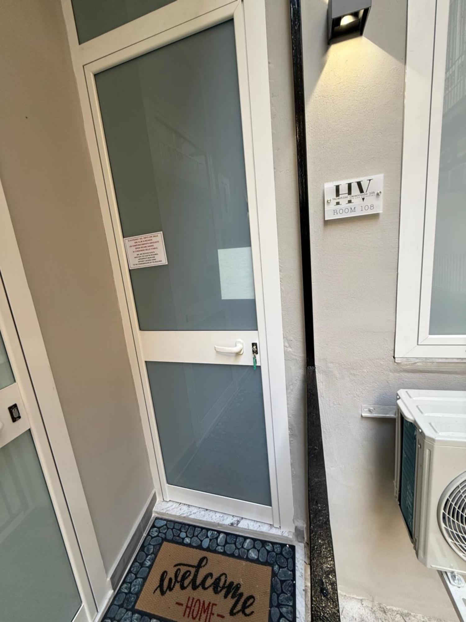 Valentino Caracciolo 105 Appartement Napels Buitenkant foto